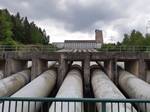 Blick vo der Rohrbrücke auf das Pumpspeicherwerk